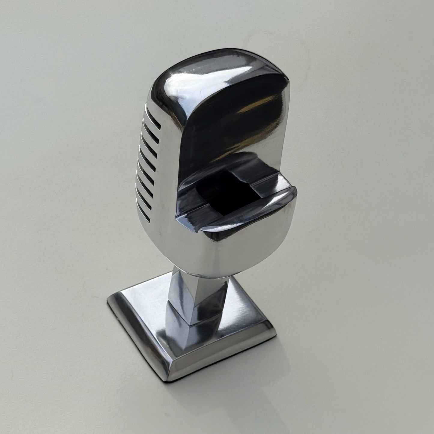 Maxlume - Vintage Microphone iPhone Mobile Phone Holder Retro Mic