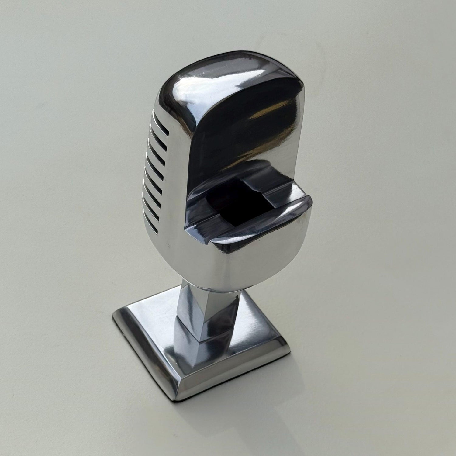Maxlume - Vintage Microphone iPhone Mobile Phone Holder Retro Mic