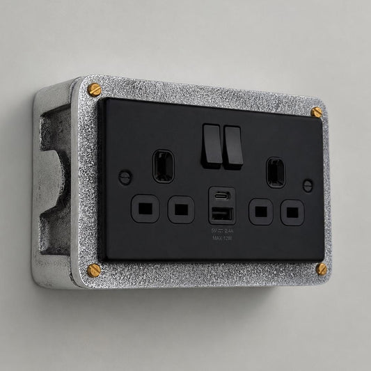 Matt Black Double Switched Solid Cast Metal Conduit 2-Gang Socket + 2 Outlet Type A & C USB Charger
