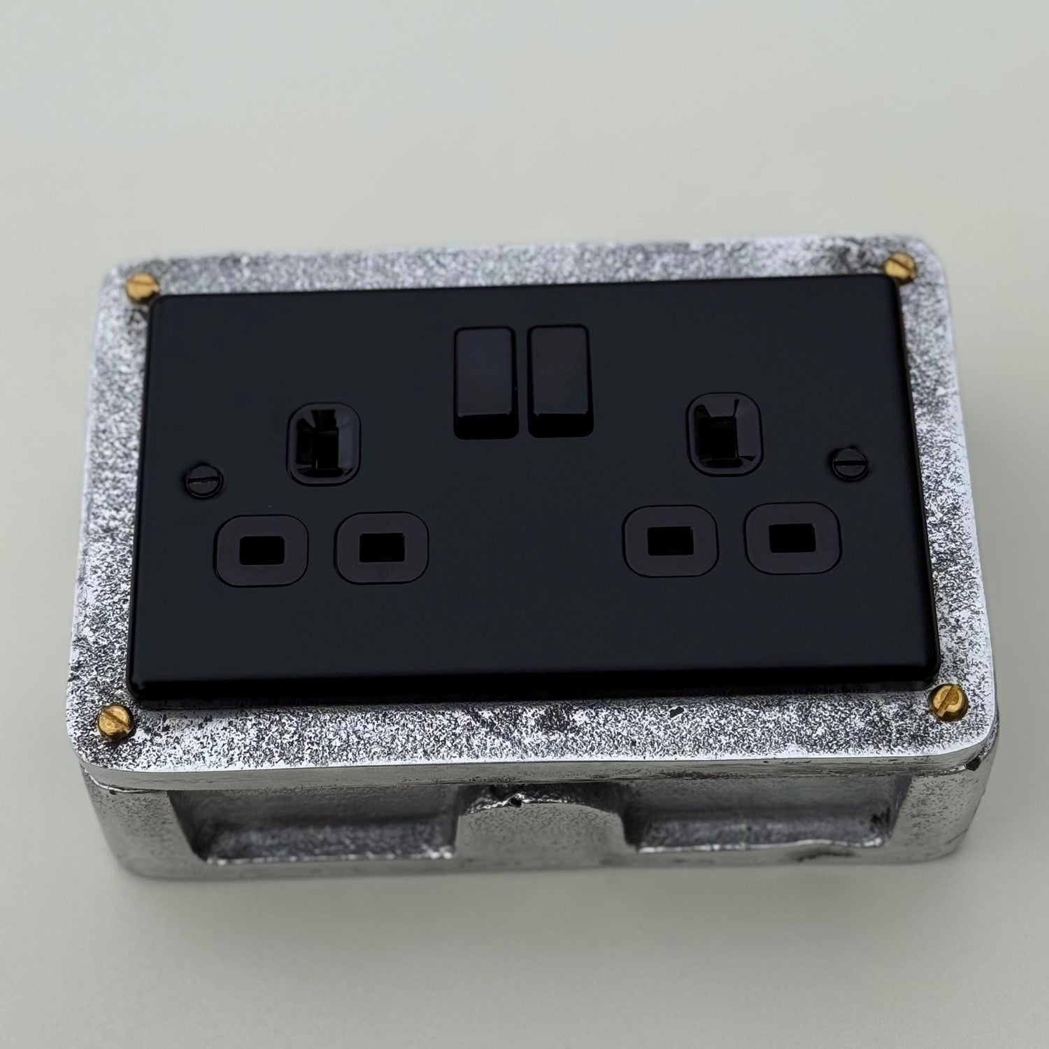 Matt Black Double Switched Solid Cast Metal Conduit 2-Gang Socket + 2 Outlet Type A & C USB Charger