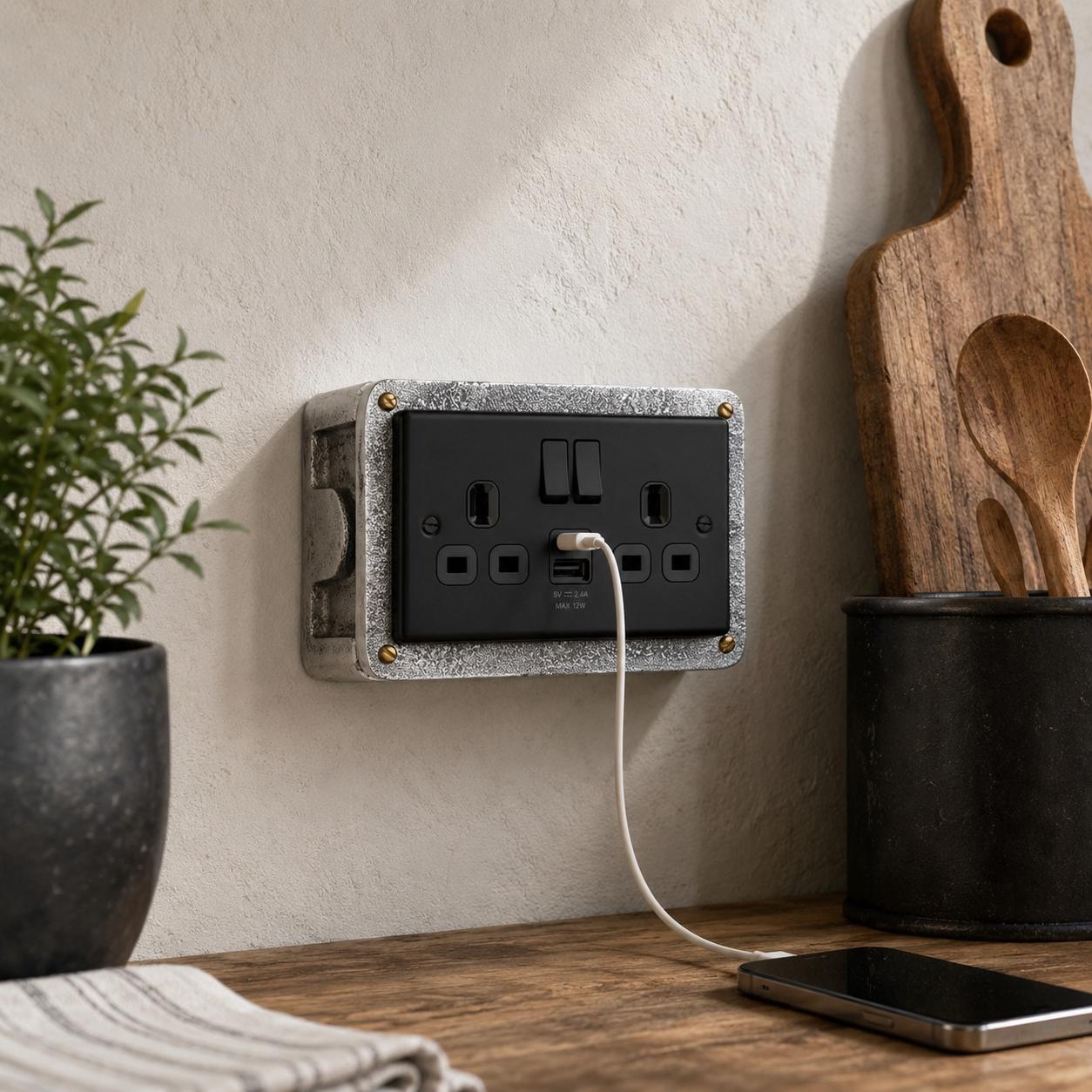 Matt Black Double Switched Solid Cast Metal Conduit 2-Gang Socket + 2 Outlet Type A & C USB Charger