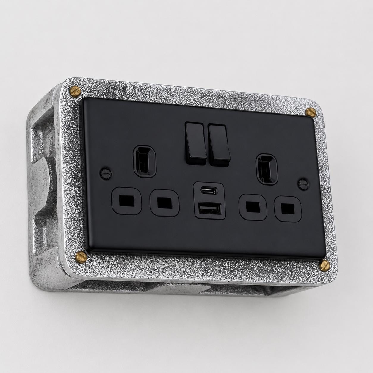 Matt Black Double Switched Solid Cast Metal Conduit 2-Gang Socket + 2 Outlet Type A & C USB Charger