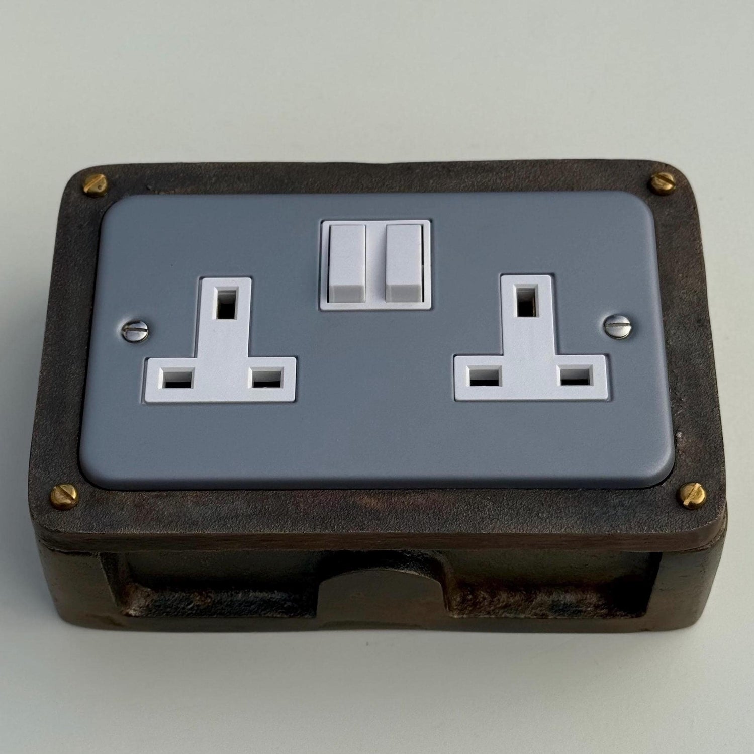 Grey Metal Clad Double Switched 13A Power Socket 230V 2 Gang 2G Socket Antique Brass Conduit Switch Industrial