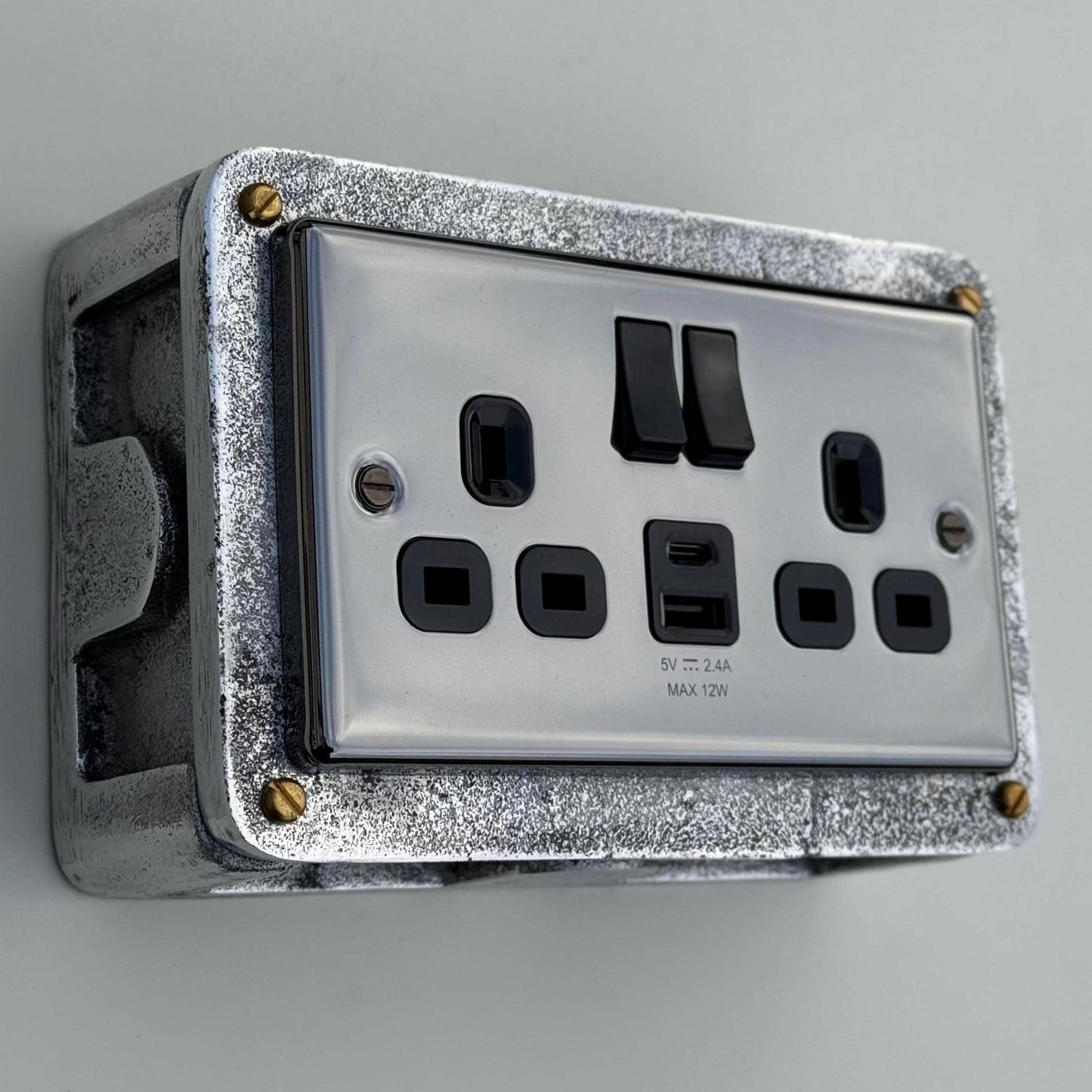 Black Nickel Double Switched 13A Power Socket 230V 13A 2 Gang 2G Solid Cast Metal Conduit Switch Industrial